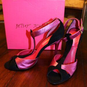 MUST GO! - Betsey Johnson Diza Pink Metallic & Black Velvet PROM Heels 10
